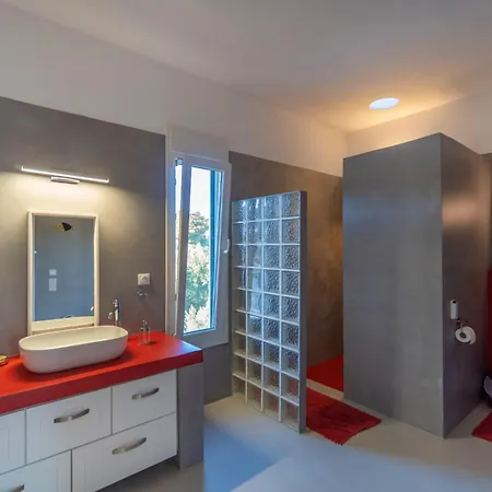 Agios Isidoros Villa