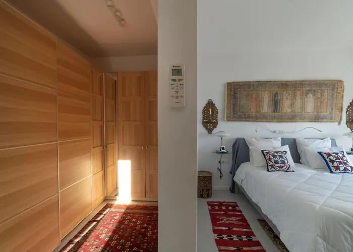 Agios Isidoros * Gourna